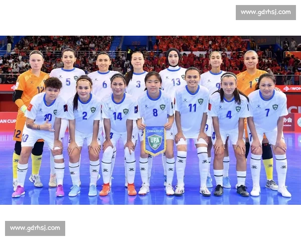 上海队 60 横扫北京队 五人制女足群众组夺冠